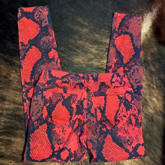 Vera Wang Princess Red and Black Snake Print Pants Size 3 - Picture 2 of 3
